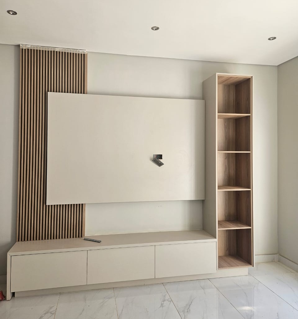 Built-in cupboard